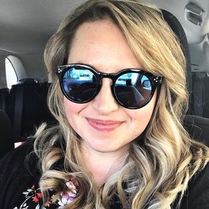 Meet your Posher, Melissa